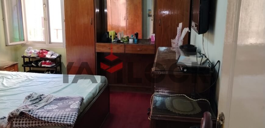 شقة 90 م² للبيع بالاثاث في 25 شارع ترعه المريوطيه شرق فيصل عمارات المجموعة الهندسية