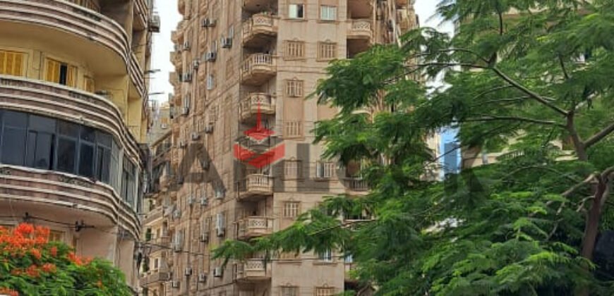 شقة 140 م² للبيع في شارع النقيب شريف رمزي  – الاسكندرية