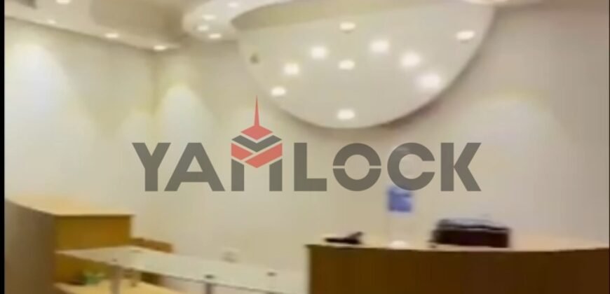 شقة سكني او اداري 300 م² للإيجار صف أول علي كورنيش المعادي (أبراج المعادي ستار)