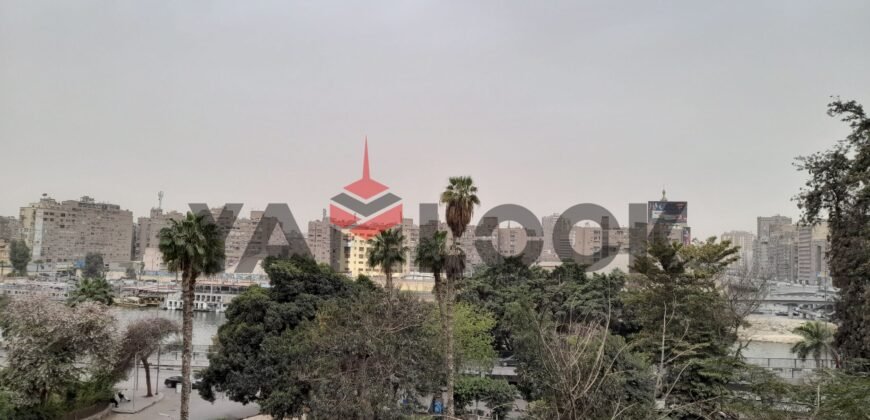 شقة 180 م ² للايجار مفروشة في الزمالك ب شارع رئيسي علي النيل