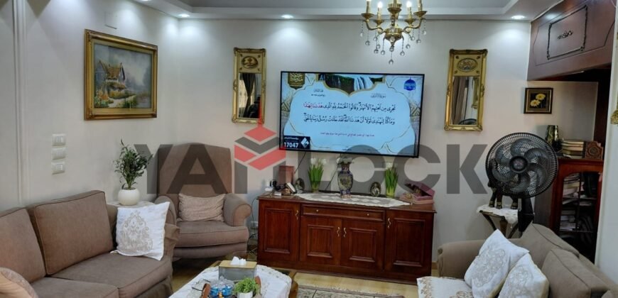 شقة 180 م² للبيع في المقطم الهضبة العليا منطقة س شارع طلائع المستقبل