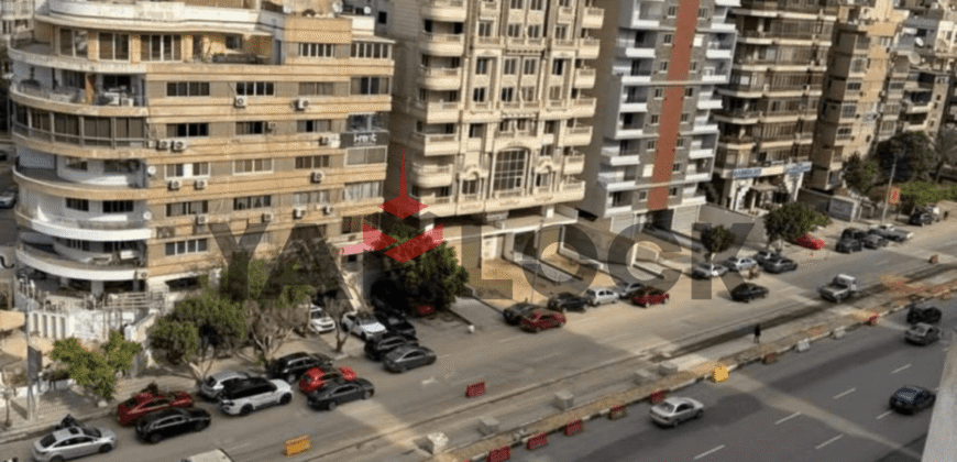 شقة 250 م² للبيع في شارع الثوره مصر الجديده