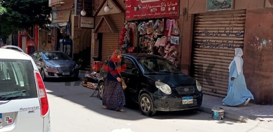 محل 4*4 م² للبيع في 27 شارع عمر المختار جناكليس اسكندريه بجوار مصطفي سجاد