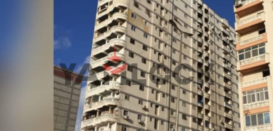 شقة 200 م² للبيع أمام المعمورة الشاطىء ترى البحر بشارع مصطفى كامل الرئيسى – الاسكندرية