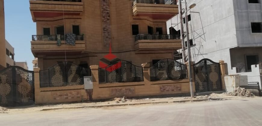 شقة 180 م² للبيع اول ساكن كمبوند المستشارين الشمالي خطوات من جامعه المستقبل والجامعة الامريكيه