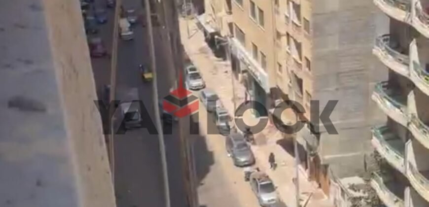 شقة 100 م² للبيع بسيدي بشر تطل لى ميدان محمد نجيب اول شارع خالد ابن الوليد تاني صف على البحر