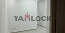 عيادة 56 م² للايجار بمول كيرنل ترى التسعين الشمالي وخلف المستشفى الجوي بين شارعي التسعين الجنوبي والشمالي