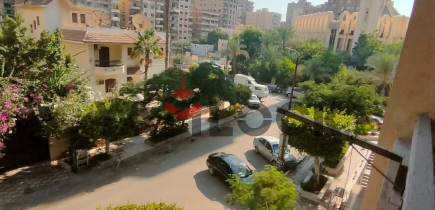 شقة 200 م² للايجار مفروش في 4 بشار بن برد مدينه نصر