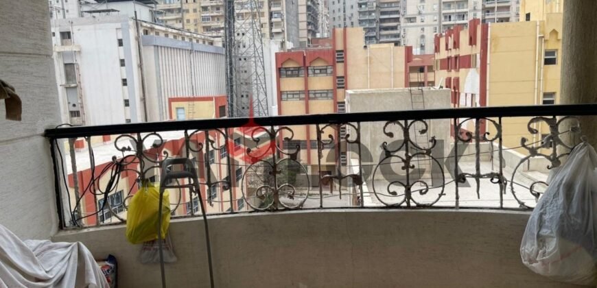 شقة 160 م² للبيع مفروشة بمجمع ميامي في الاسكندرية