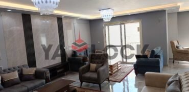 شقة 182 م² للبيع مفروشة بكمبوند سراي علي طريق السويس بجوار مدينتي