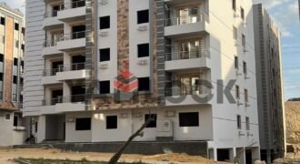 شقة 136 م² للبيع نصف تشطيب  في كمبوند سرايات القطامية  – مقطم