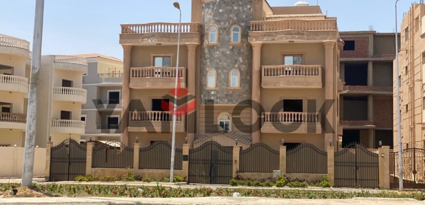 فيلا مستقلة 300 م² للبيع  فى التجمع الخامس منطقة النرجس 3 القاهرة الجديدة