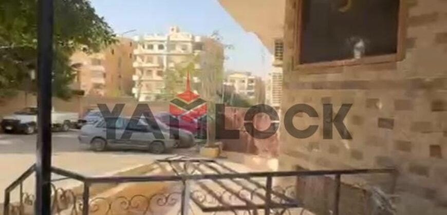 تجاري 65 م² للبيع في شارع عمار بن ياسر – مقطم