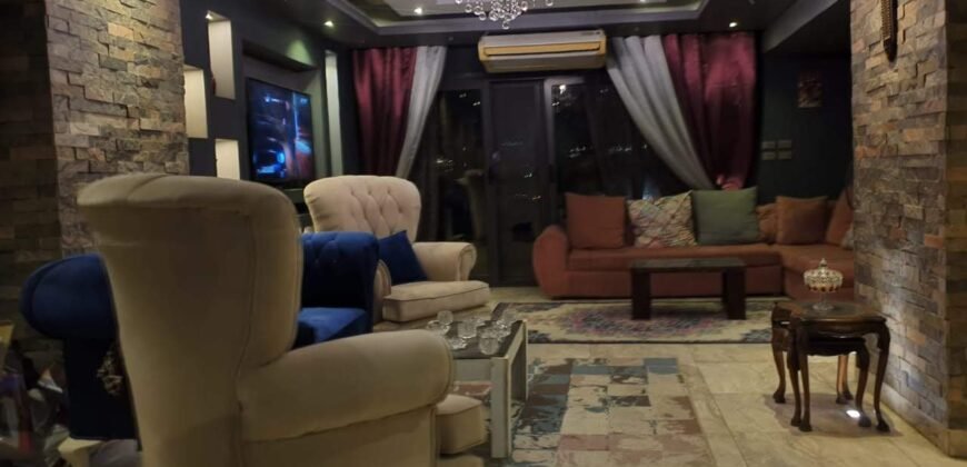 شقة 210 م² للبيع في شارع 306 و تطل ع الطريق الدائري – مقطم