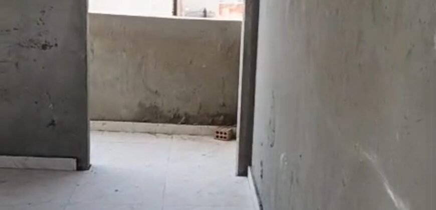 شقة 145 م² للبيع في شارع مدرسه حفر الباطن