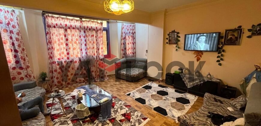 شقة 90 م² للبيع في شارع الخمسين جسر السويس