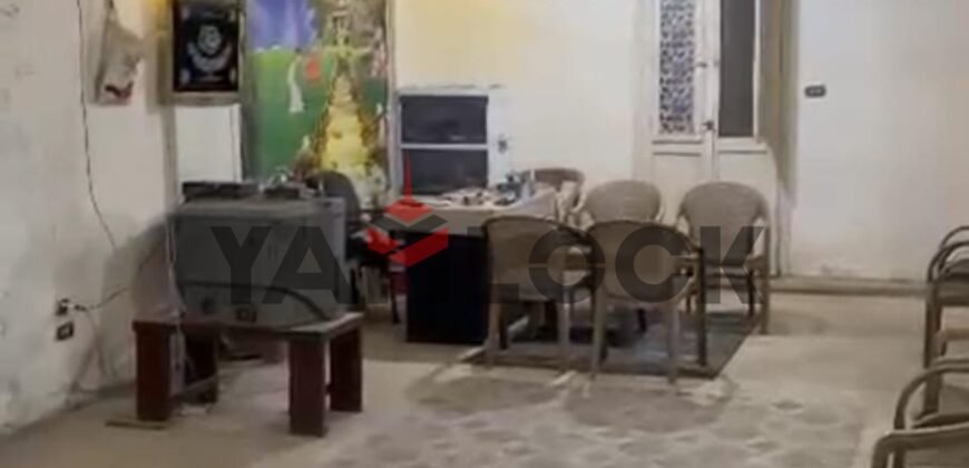 شقة 120 م² للبيع في الاسكندرية بجوار مدرسة النموذجيه الخاصه على شارع رئيسي فوق سنتر الرشيدى