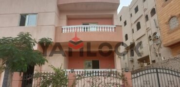 شقة 275 م² للبيع  مفروشة بحديقة خاصة في الشروق